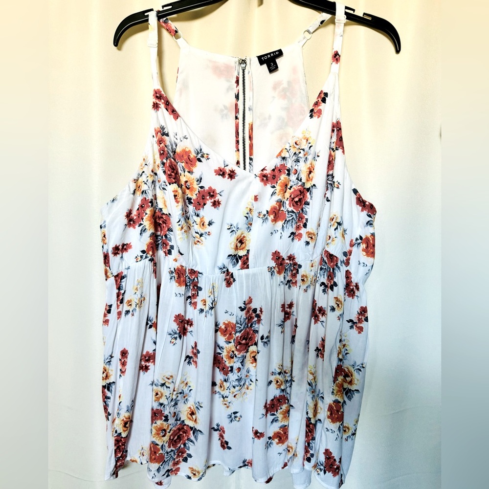 Torrid Sz. 3 . Challis Sweetheart Tank. EUC . Floral . Zipper at back